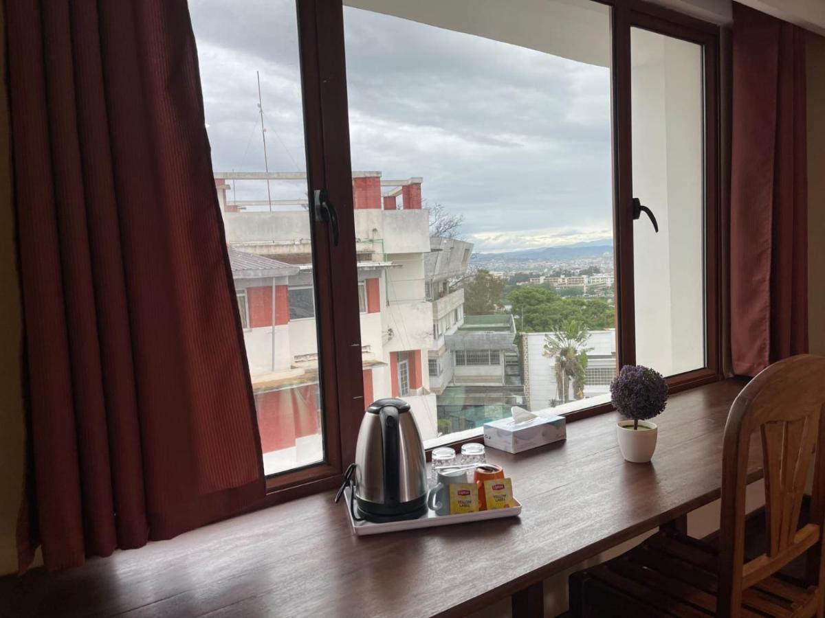Hotel Le Pousse Pousse أنتاناناريفو المظهر الخارجي الصورة