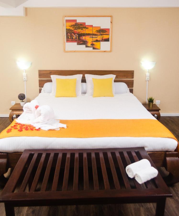 Hotel Le Pousse Pousse أنتاناناريفو المظهر الخارجي الصورة