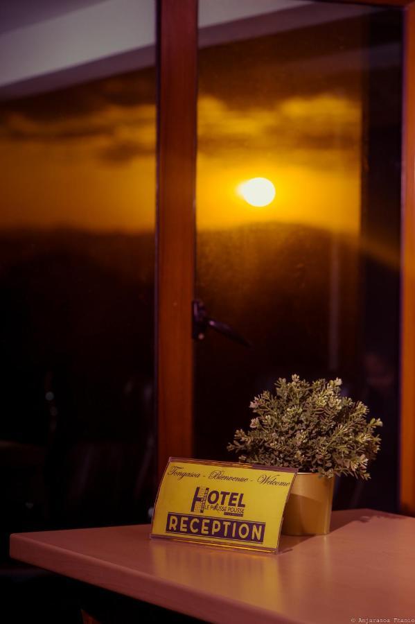 Hotel Le Pousse Pousse أنتاناناريفو المظهر الخارجي الصورة