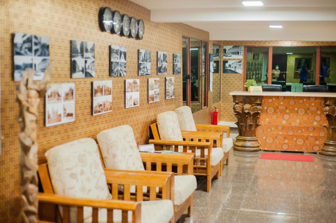 Hotel Le Pousse Pousse أنتاناناريفو المظهر الخارجي الصورة