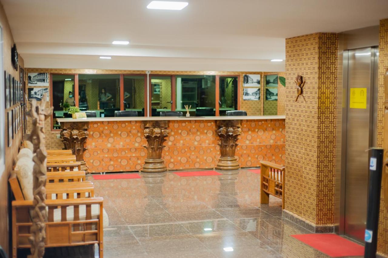 Hotel Le Pousse Pousse أنتاناناريفو المظهر الخارجي الصورة