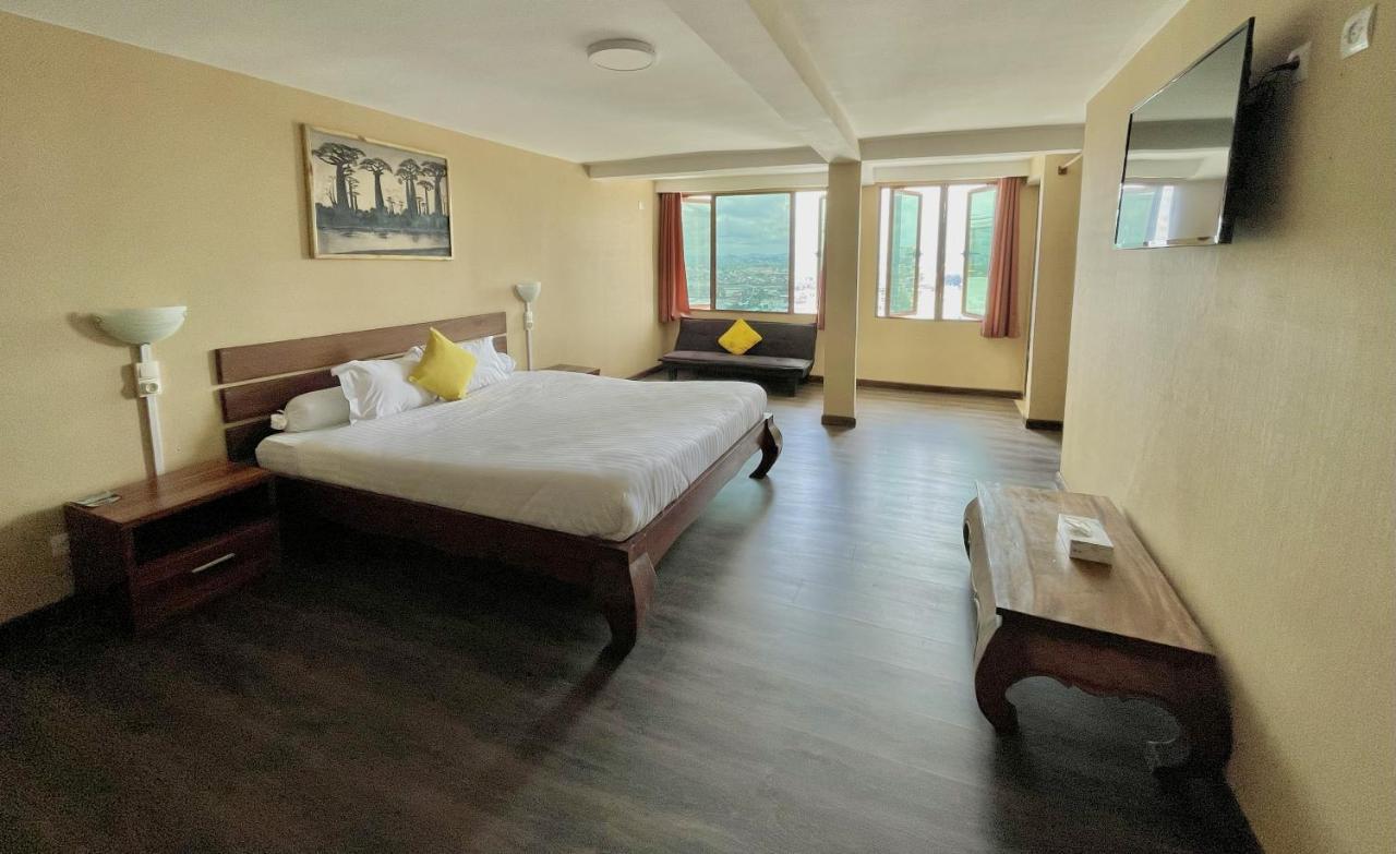 Hotel Le Pousse Pousse أنتاناناريفو المظهر الخارجي الصورة