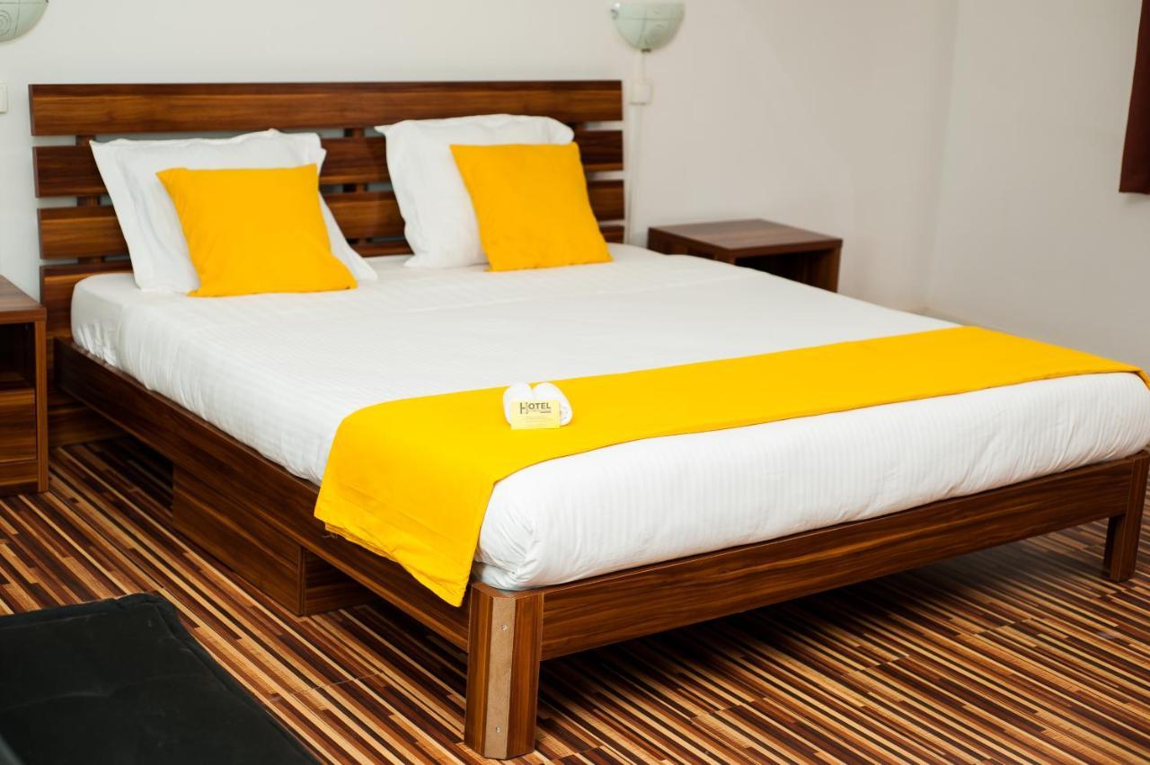 Hotel Le Pousse Pousse أنتاناناريفو المظهر الخارجي الصورة