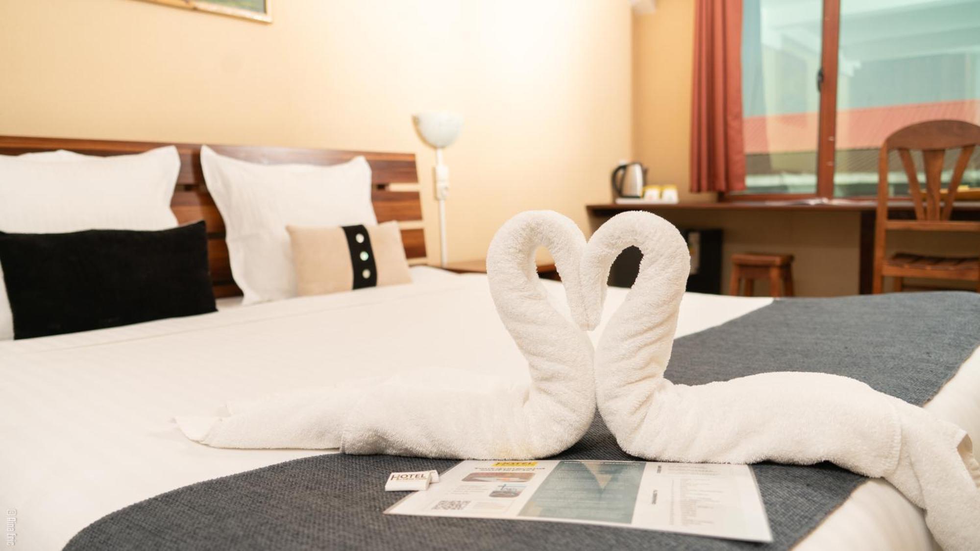 Hotel Le Pousse Pousse أنتاناناريفو المظهر الخارجي الصورة